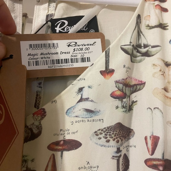 New with tags, Dangerfield, revival vintage style mushroom dress. - Picture 4 of 5